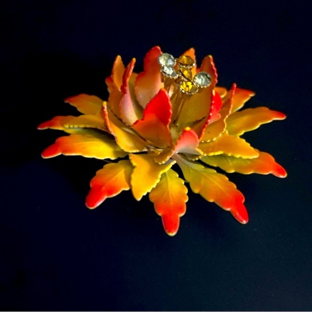 Vintage Coro Flower Brooch Pin Yellow & Orange Enamel‎ Metal & Rhinestones - Picture 3 of 6